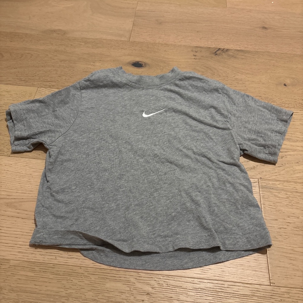 Nike grey crop top excellent condition only worn once
